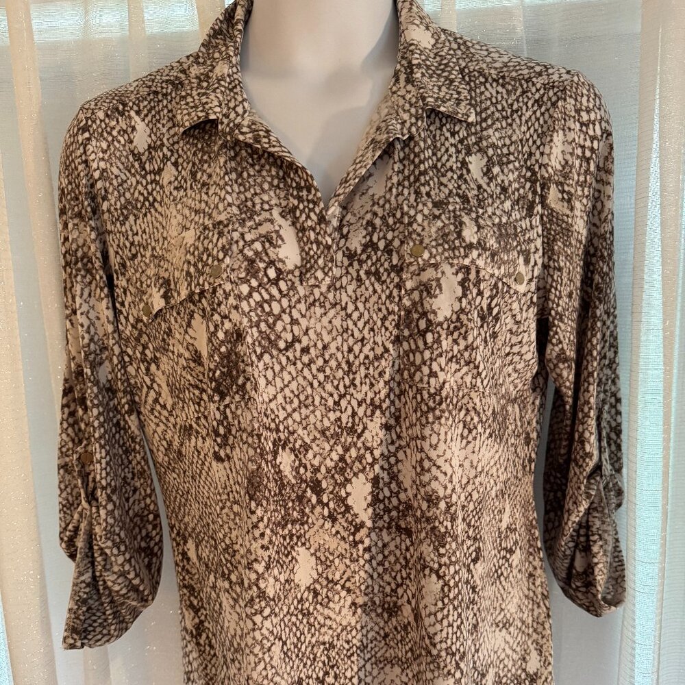 Jones New York Snake print top